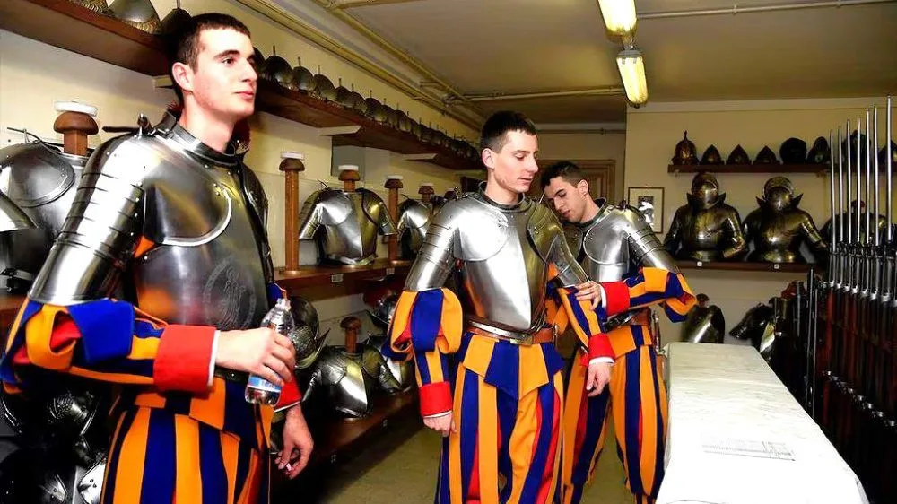 Entrenamiento de la Guardia Suiza del Vaticano